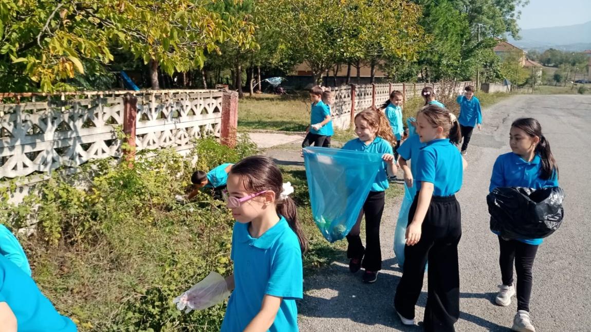 ÇEVREMİZİ, TOPRAĞIMIZI TEMİZ TUTUYORUZ